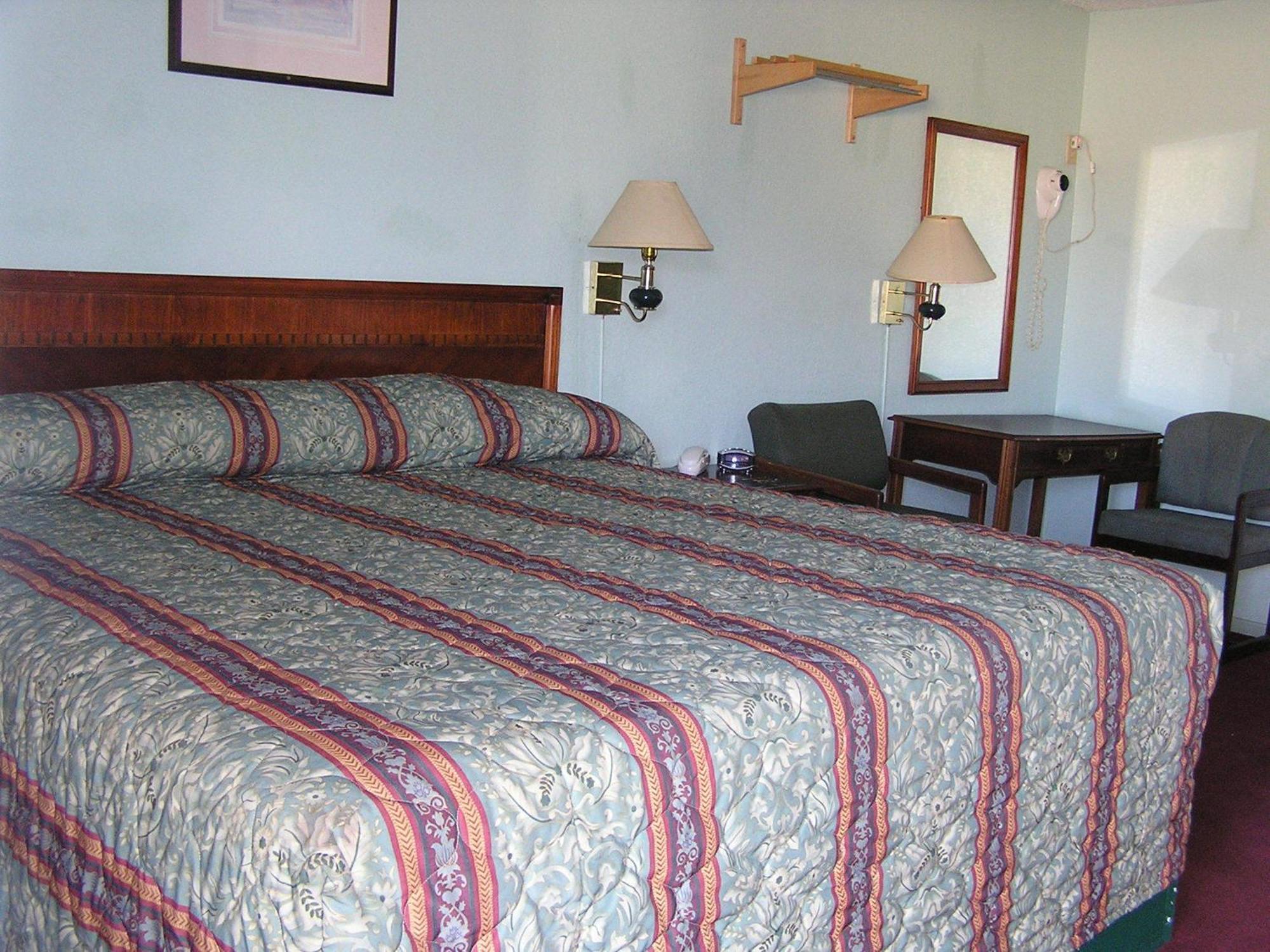 American Inn Motel Many Экстерьер фото